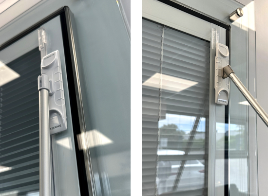 Doppelverglastes Fenster mit eingebauten Jalousien