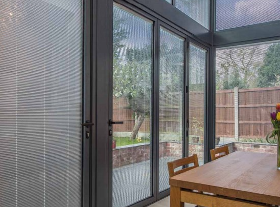 innere Jalousien in der Tür