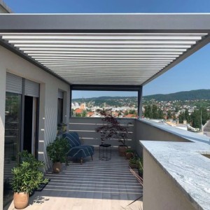 An das Haus angeschlossene Pergolen
