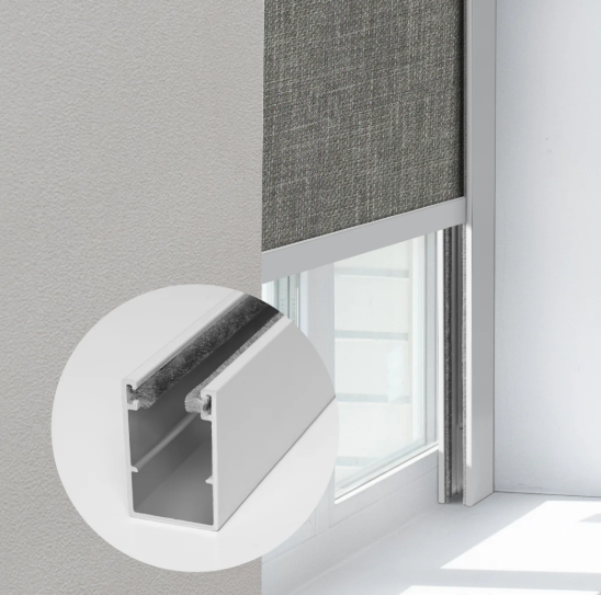 Weiße U-förmige PVC-Blackout-Seitenspuren