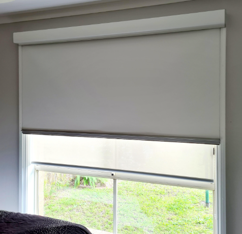 Blackout Dual Roller Shades mit Seitenbahnschienen